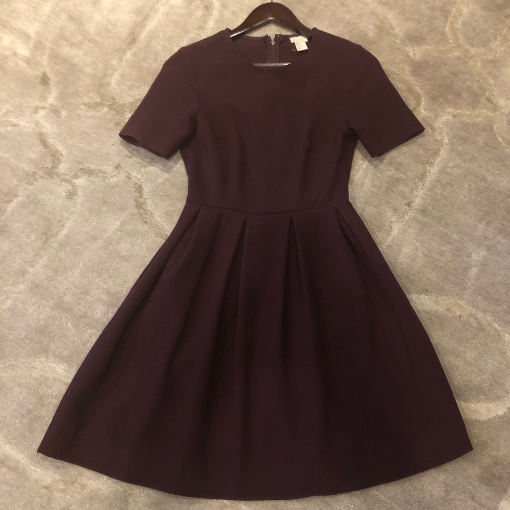 H&M Crew Neck Knee Length Burgundy Dress